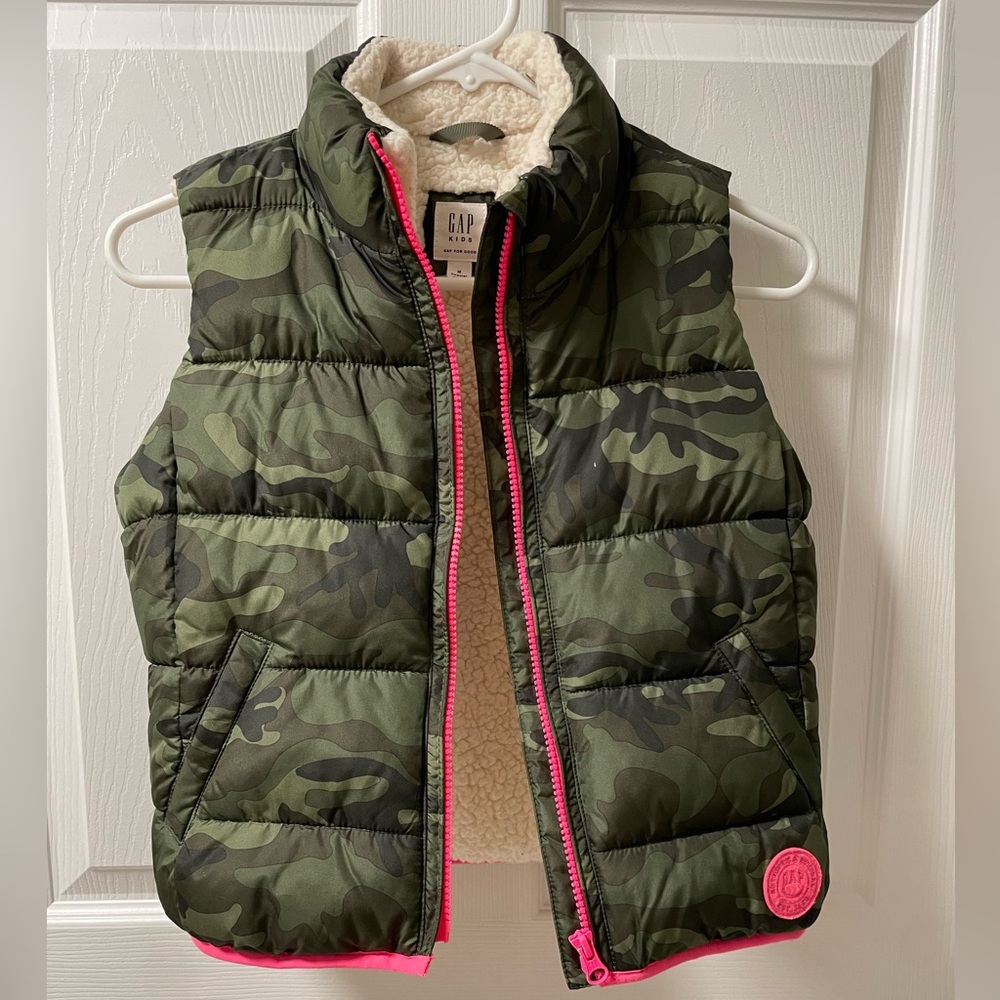 GAP GapKids Green Camouflage Puffer Vest with Pink Accents